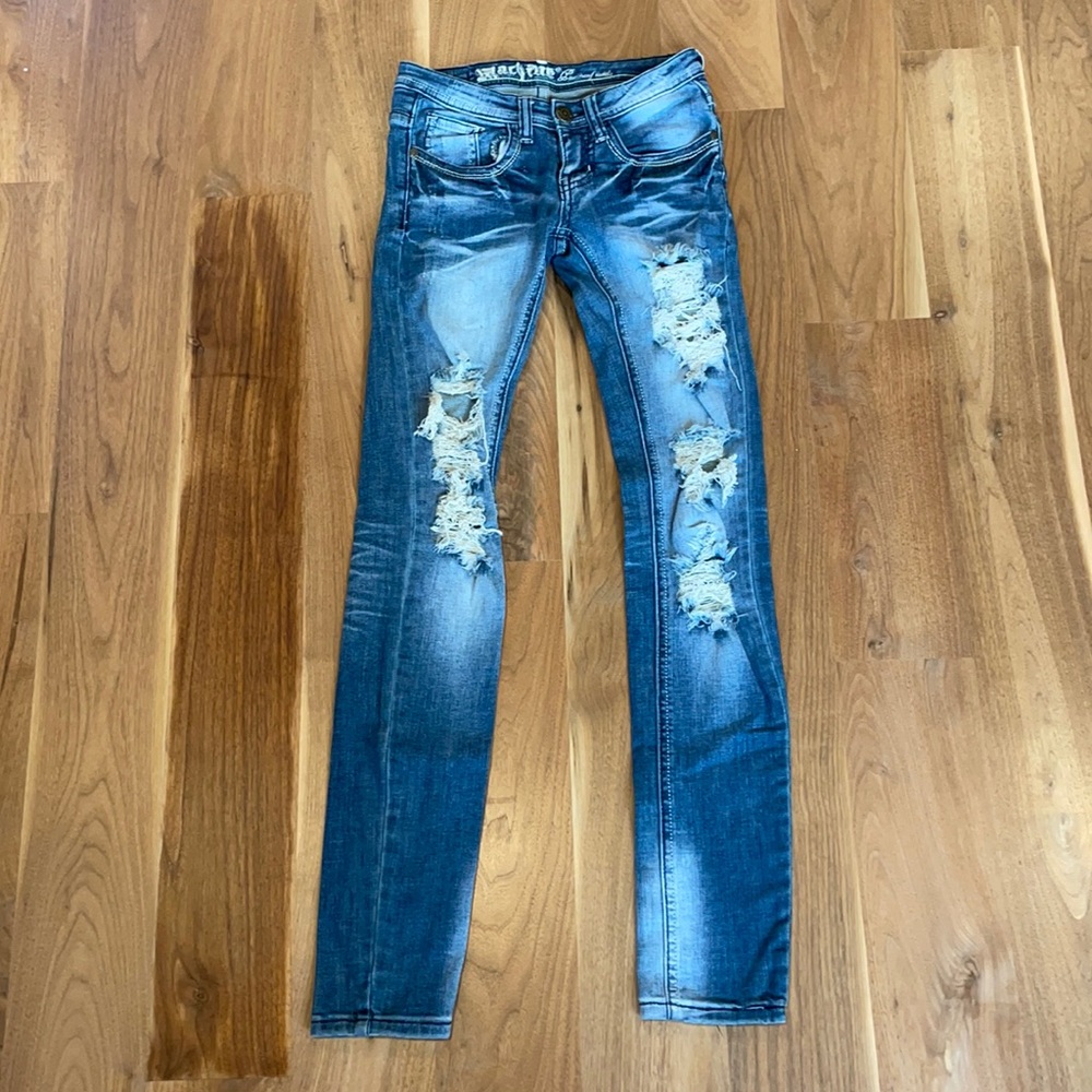 Low cut ripped jeans